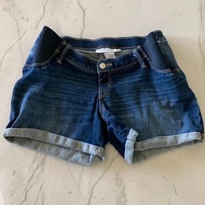 Maternity shorts - size small.